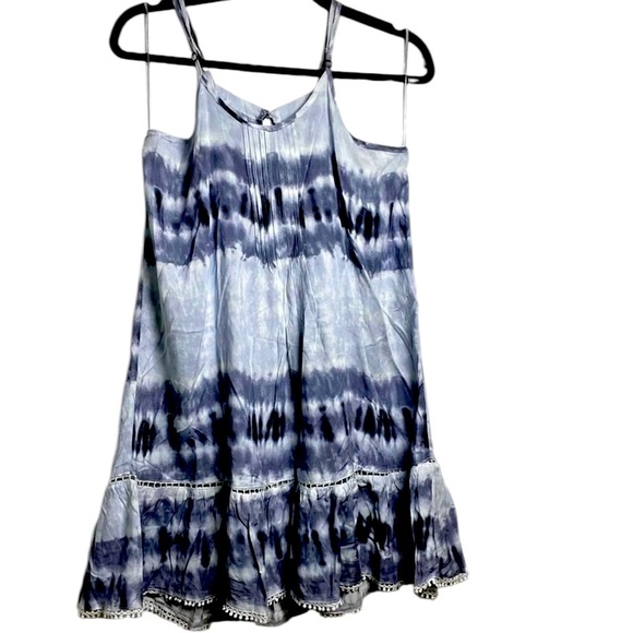 Ocean drive size medium beachy lightweight swing dress in excellent condition.​ - Picture 1 of 3